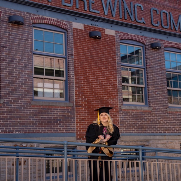 Meet your Posher, Hanna - Picture 2 of 3